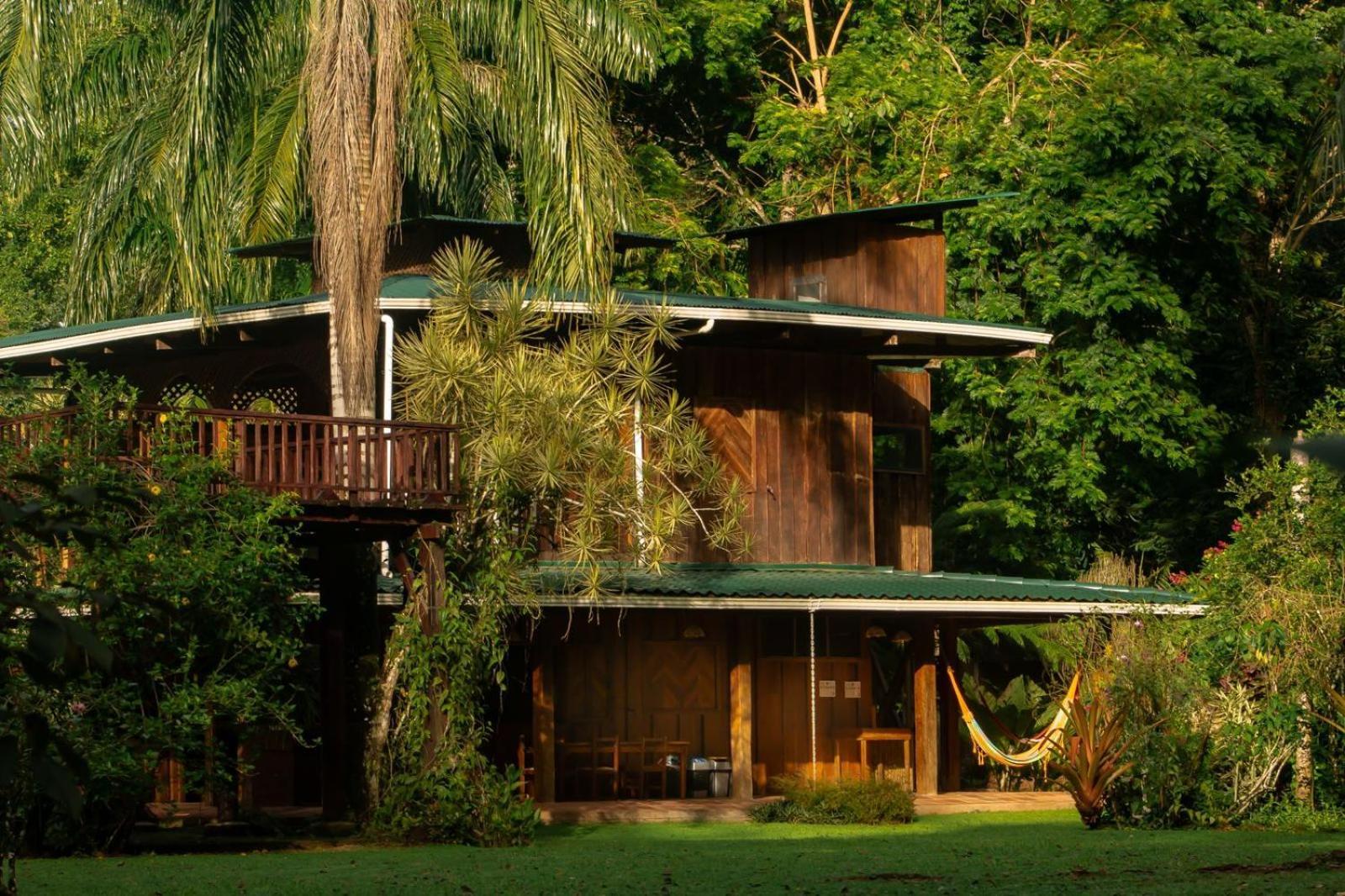 Casa Heliconia - Spacious, Big Garden, Close To The Beach Puerto Viejo de Talamanca Exterior photo